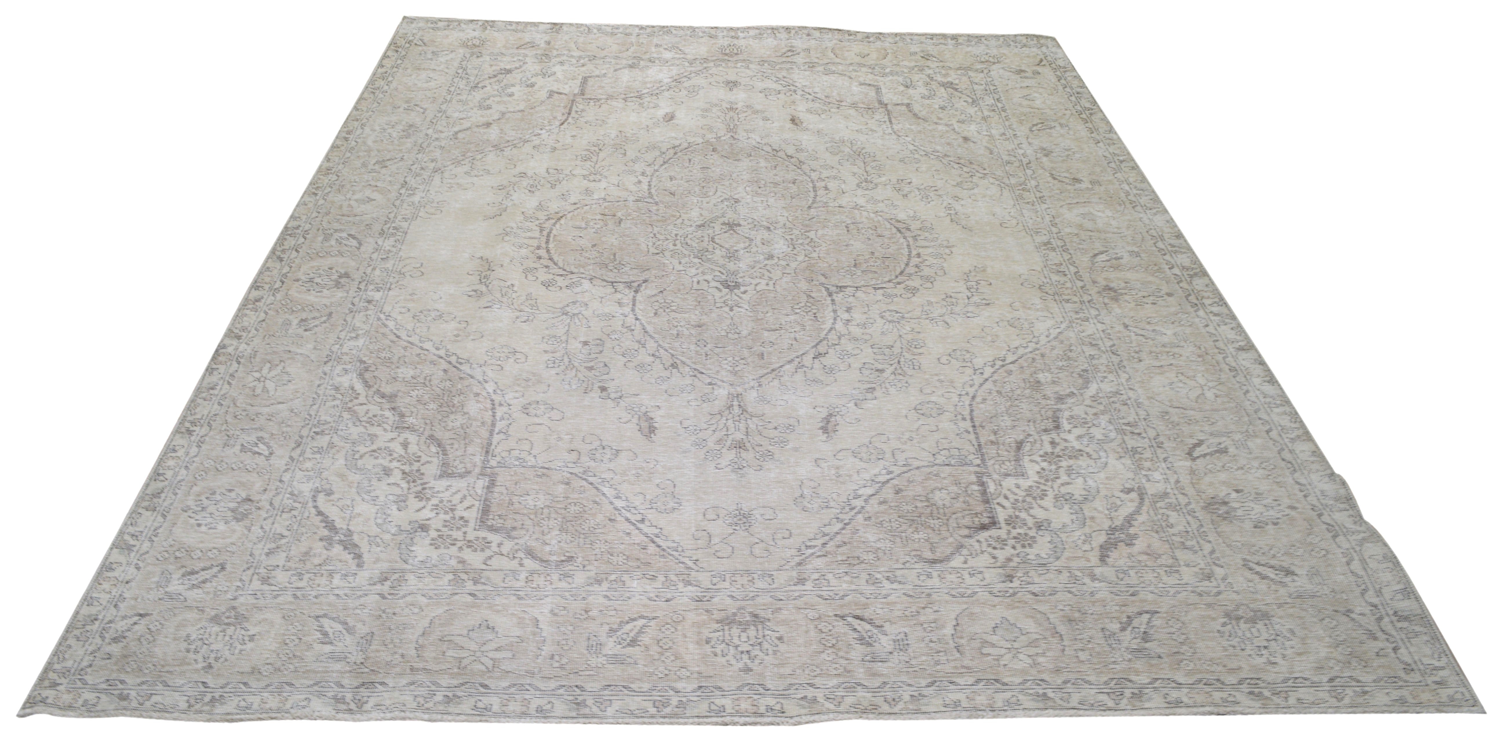 Turkish Rug – 8 ft x 11 ft - Trouvaille Imports
