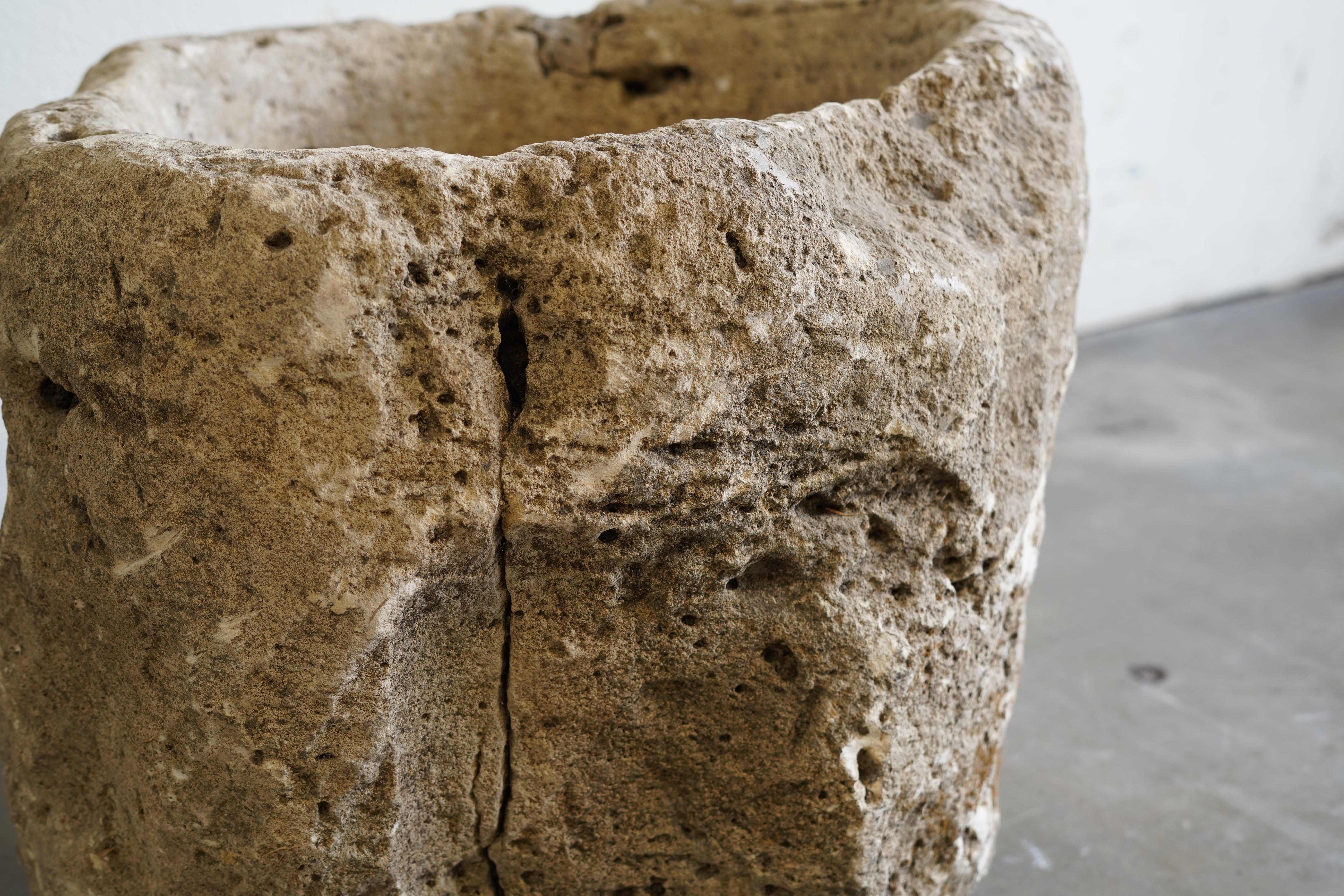 Antique Limestone Planter with natural aging, character, nail holes, uneven edge.&nbsp;

24" D x 20" H