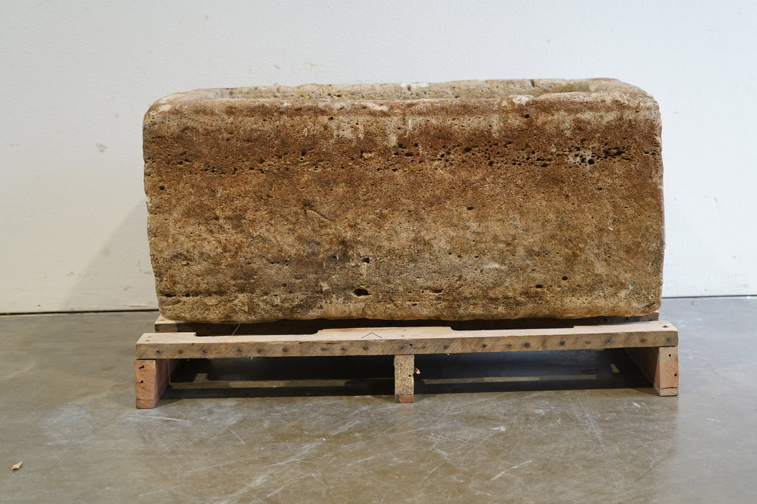 Antique Limestone Trough&nbsp;

Can be converted to fountain or fire pit.&nbsp;

Dimensions: 36" L x 22" W x 16" H