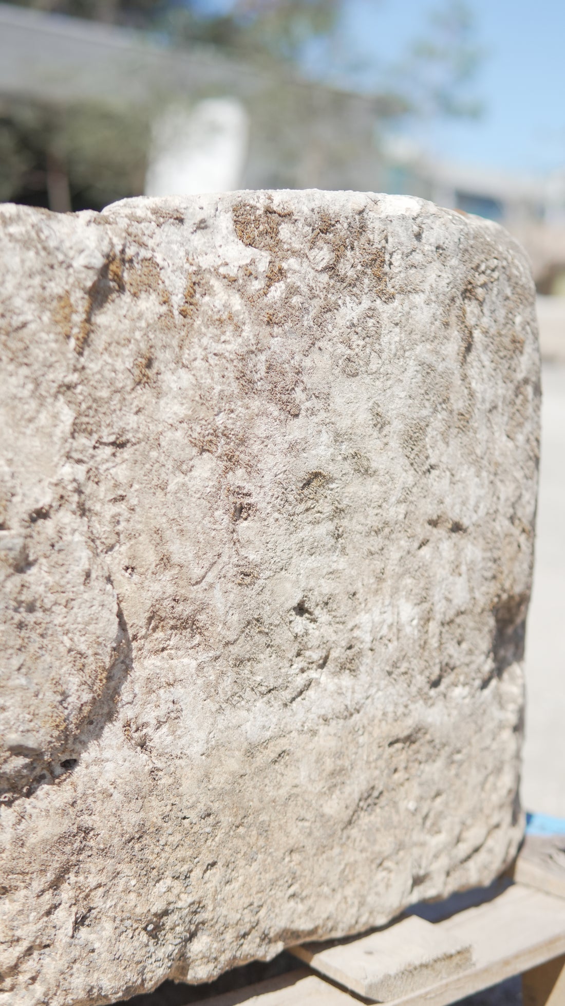 Vintage Limestone Trough (27.5 inches Width x 27.5 Length x 19 Height)