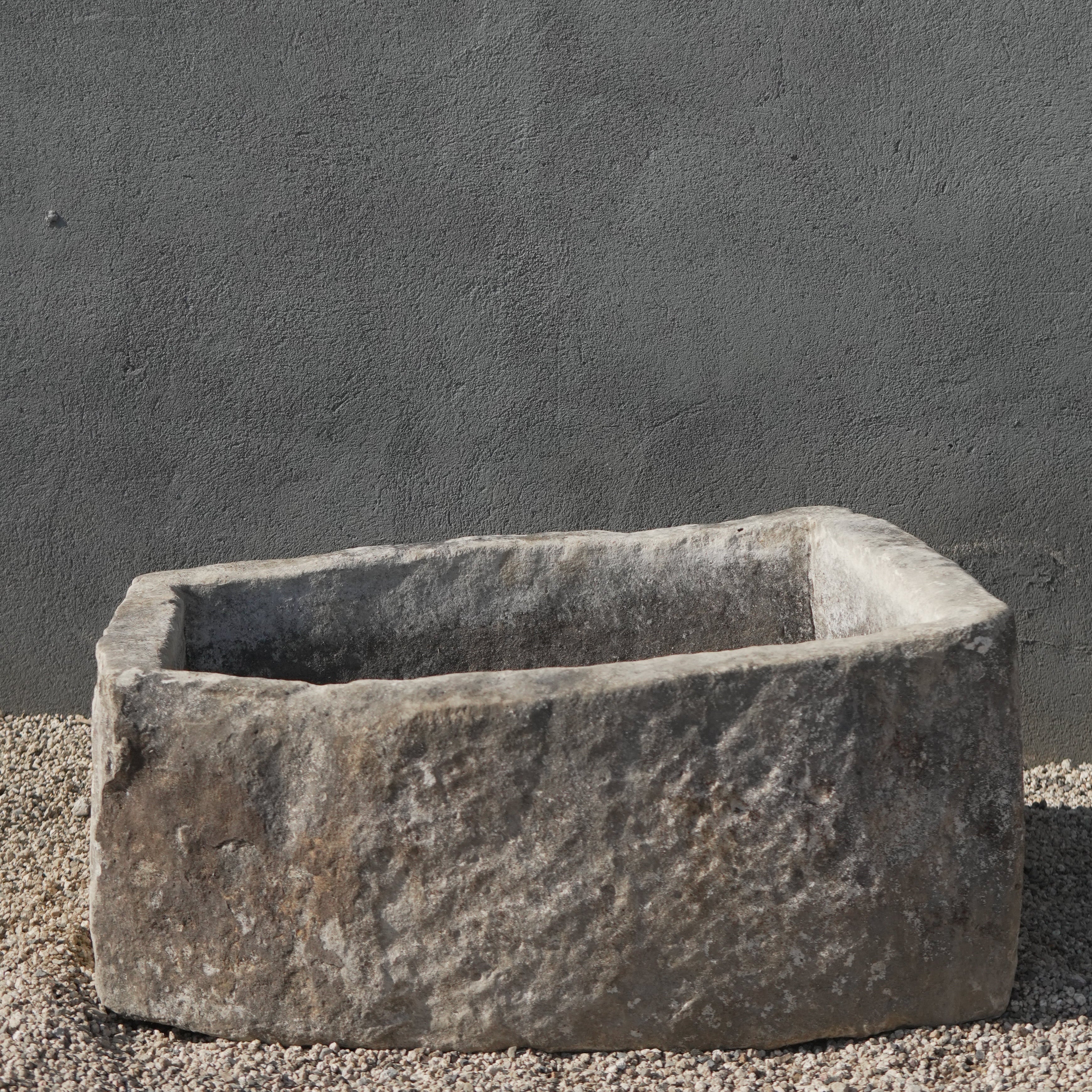 Vintage Limestone Rectangle (32 × 24 × 14 in)