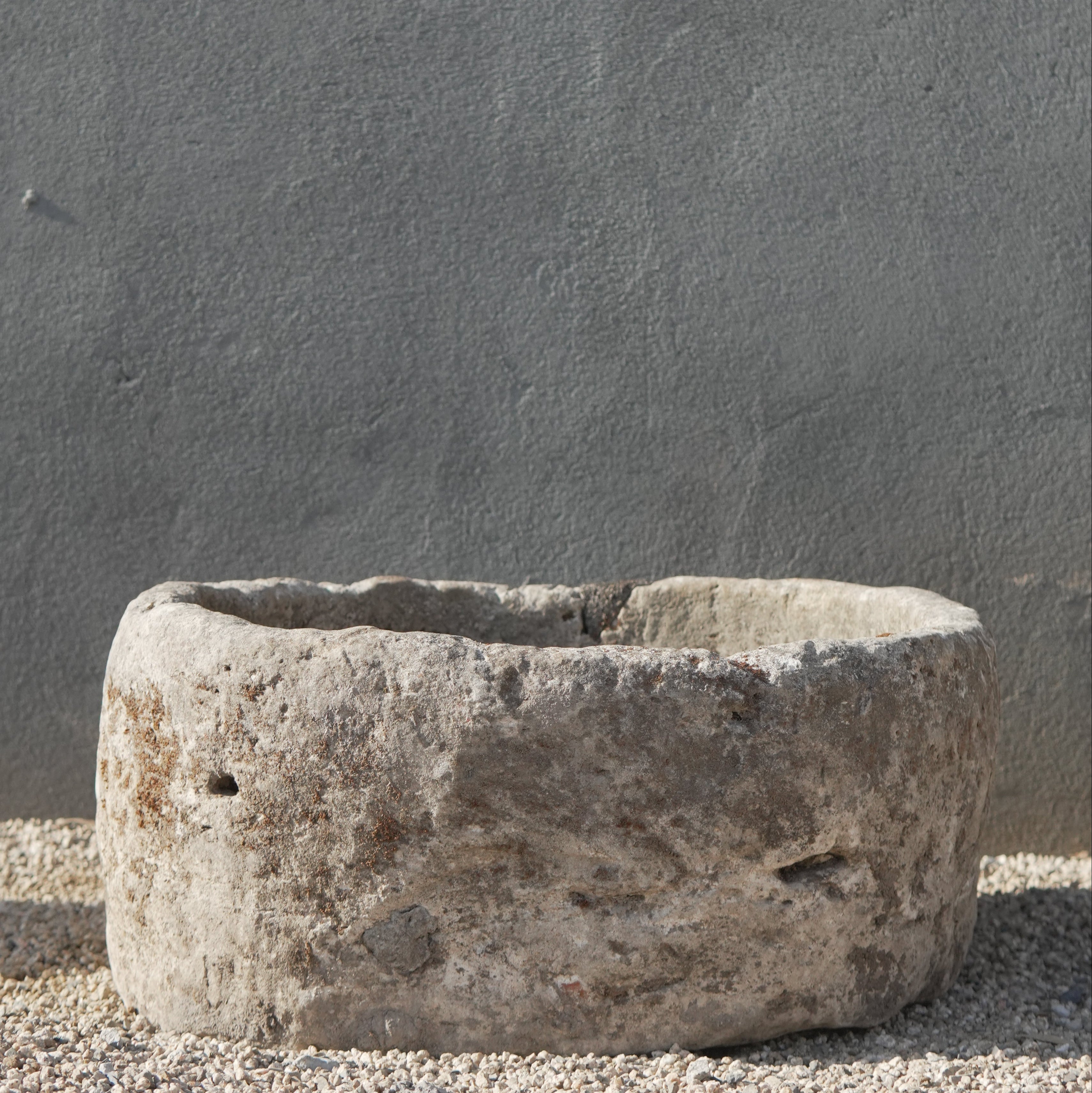 Vintage Limestone Round Trough (24 × 24 × 11 in)