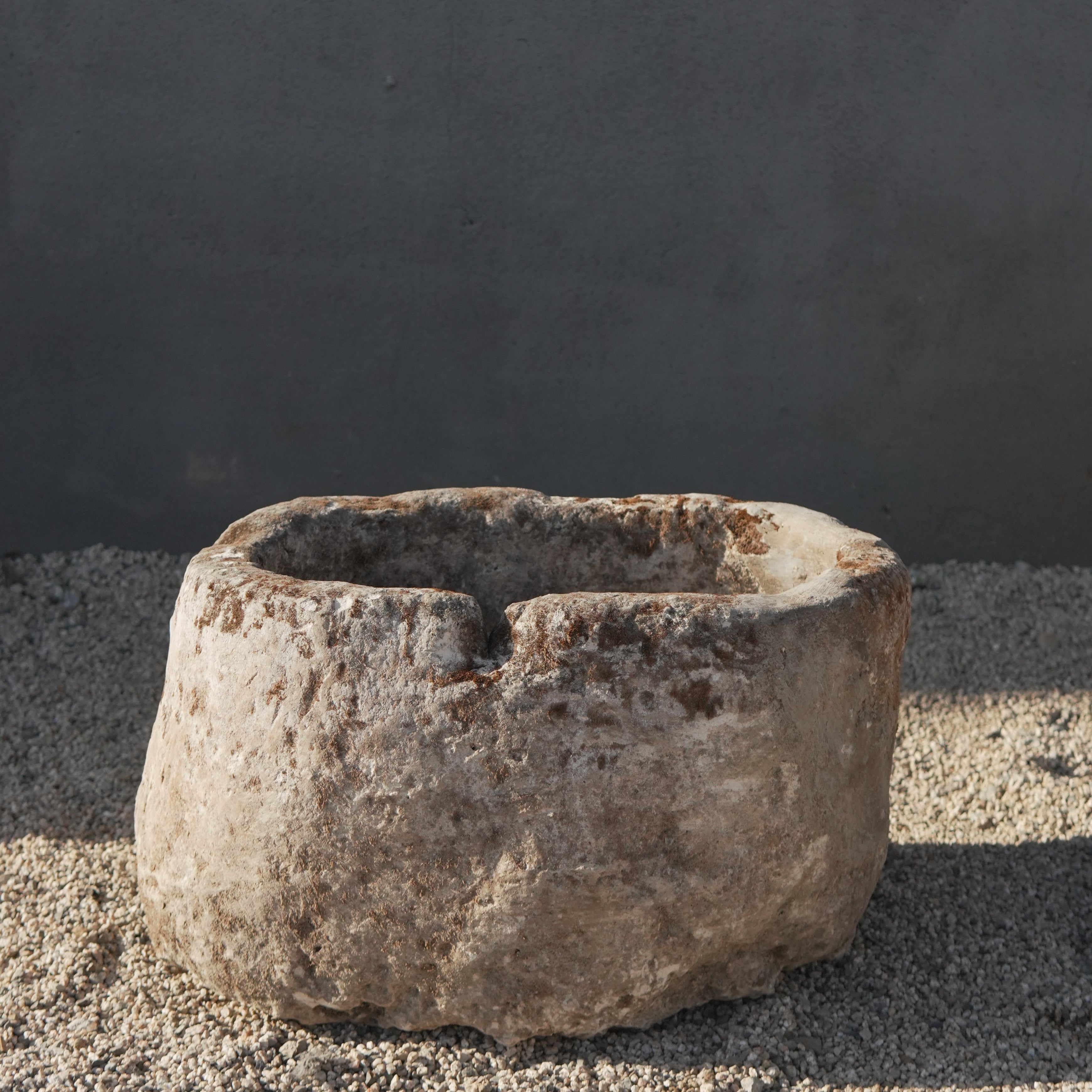 Vintage Limestone Round Trough (23 × 18 × 14 in)