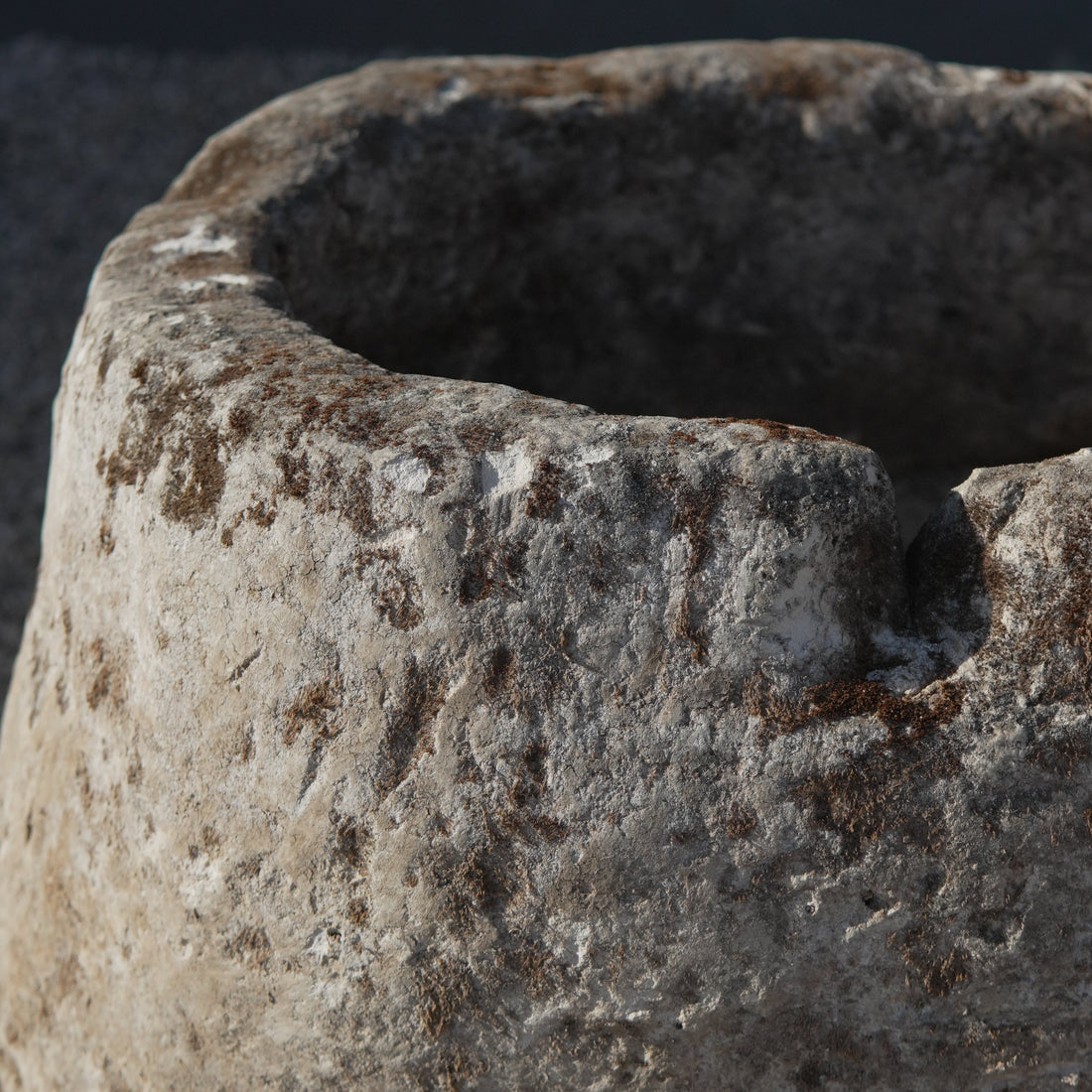 Vintage Limestone Round Trough (23 × 18 × 14 in)