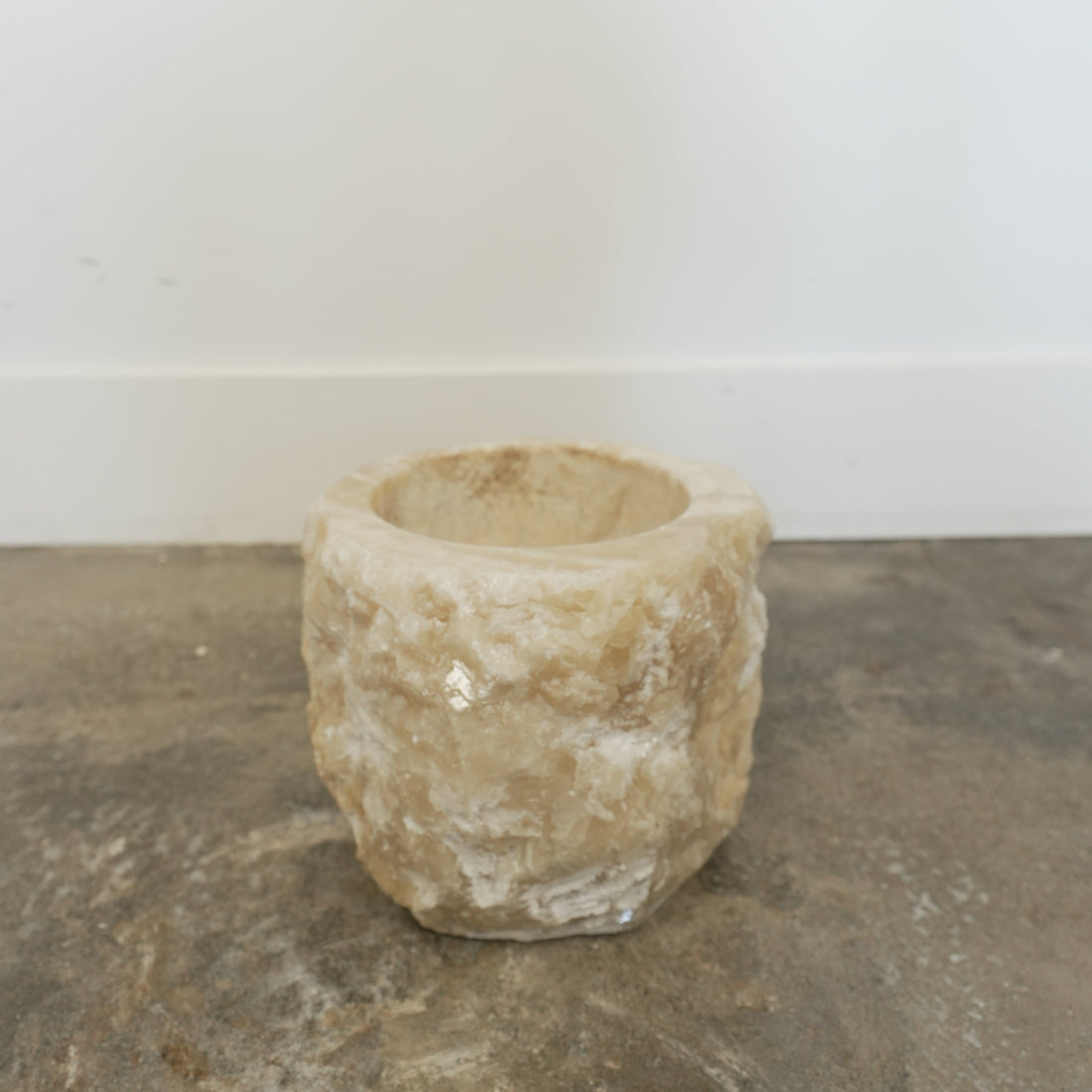 Quartz Stone Pot (NP) - Trouvaille Imports