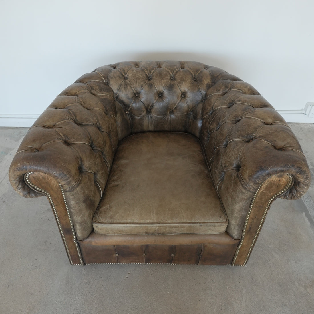 Vintage Chesterfield Leather Chair Set