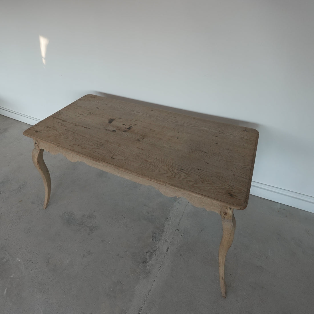 Table - Trouvaille Imports
