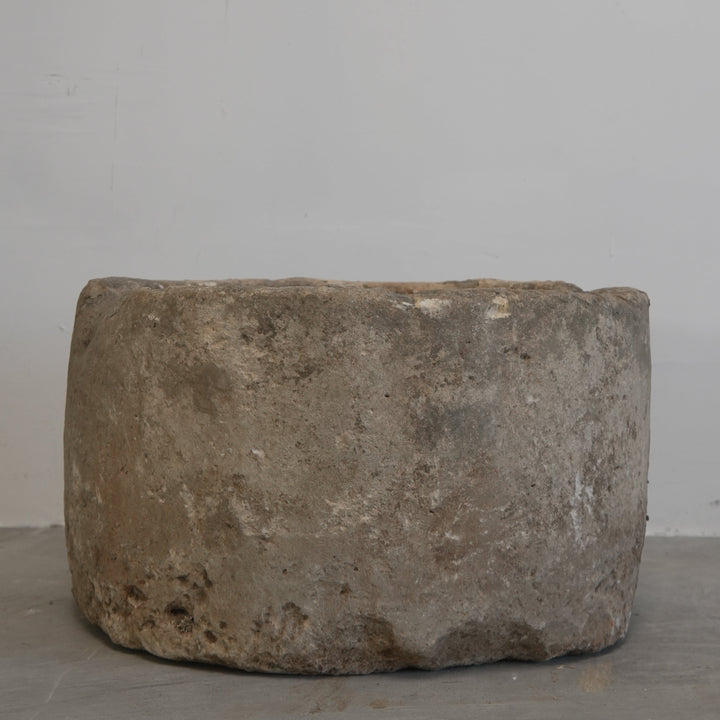 Vintage Limestone Round Trough (22 × 22 × 14 in)