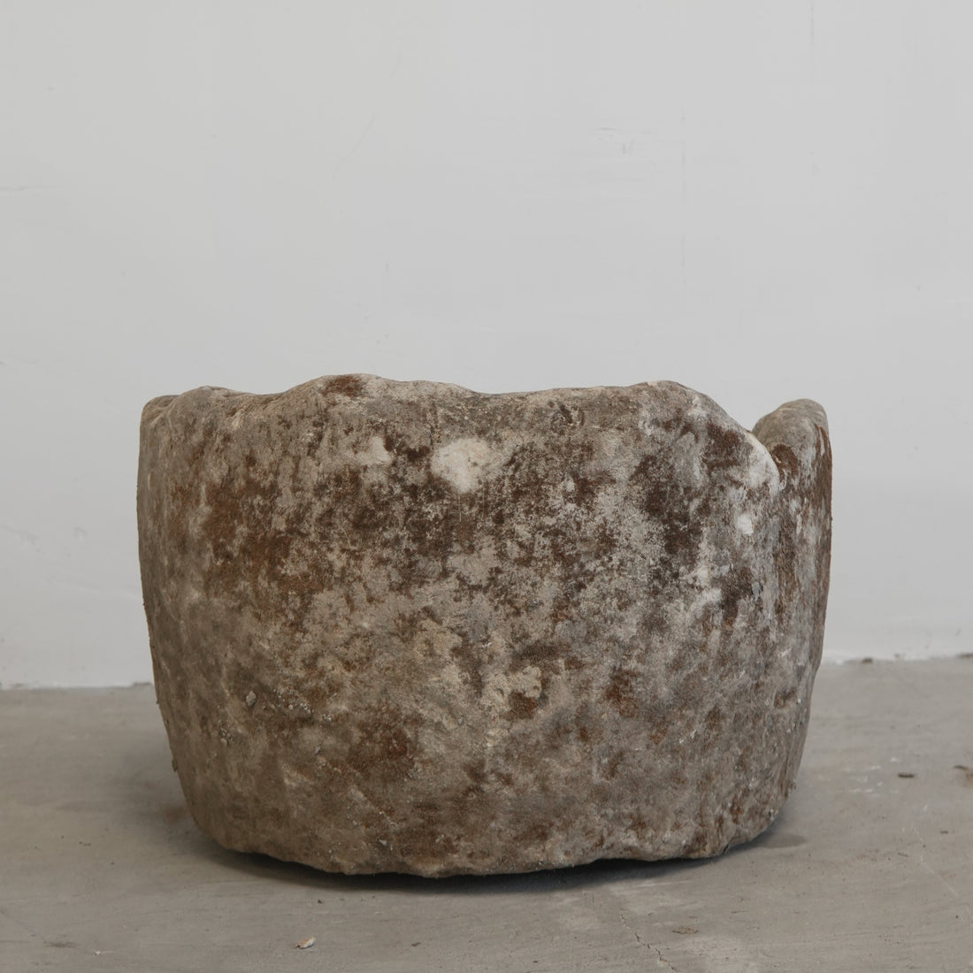 Vintage Limestone Round Trough (22 × 22 × 15 in)