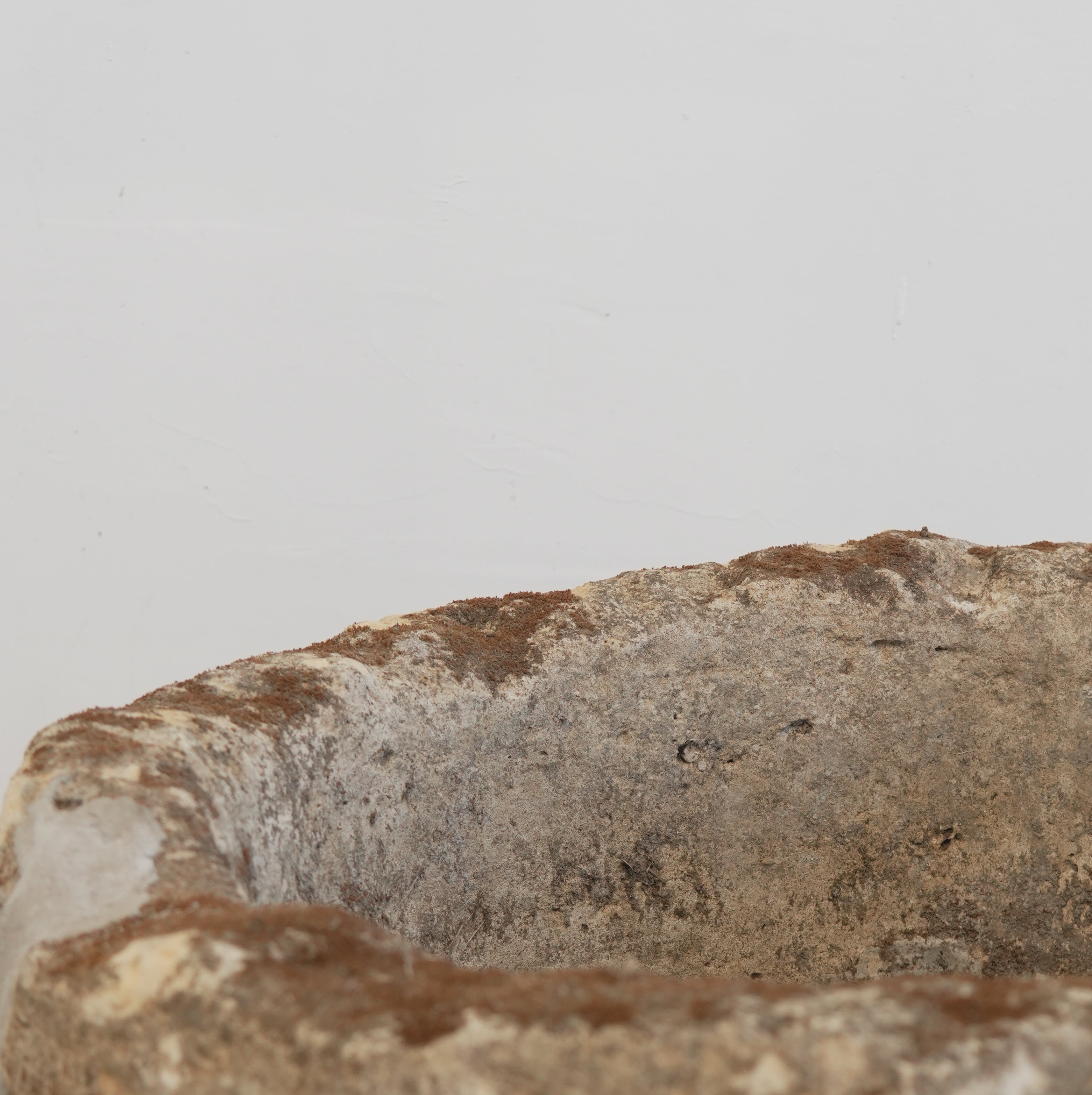 Vintage Limestone Round Trough (24 × 24 × 12 in)