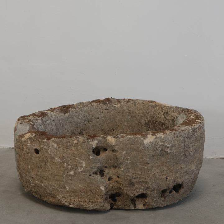 Vintage Limestone Round Trough (24 × 24 × 12 in)