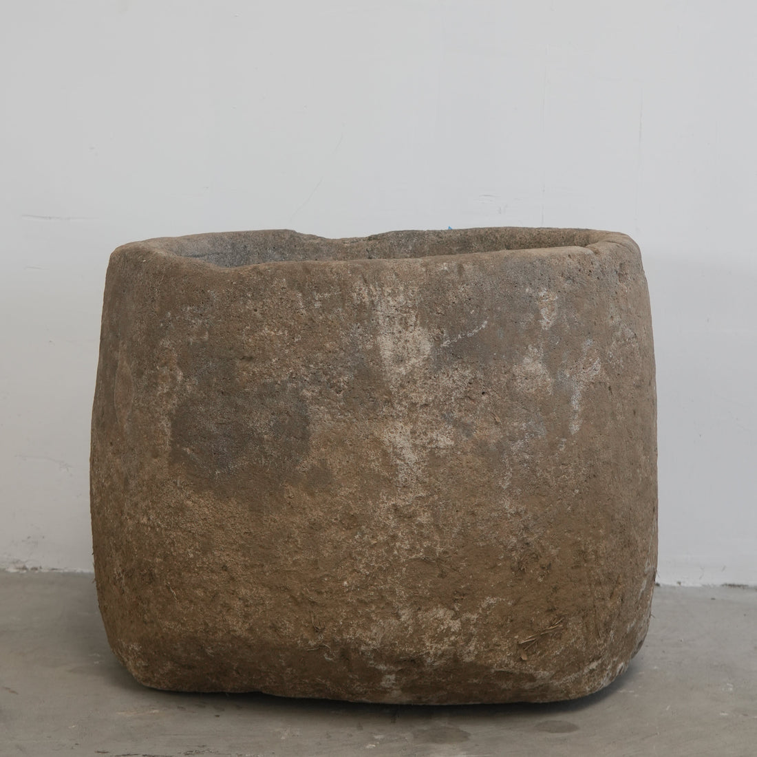 Vintage Limestone Round Trough (27 × 27 × 23 in)