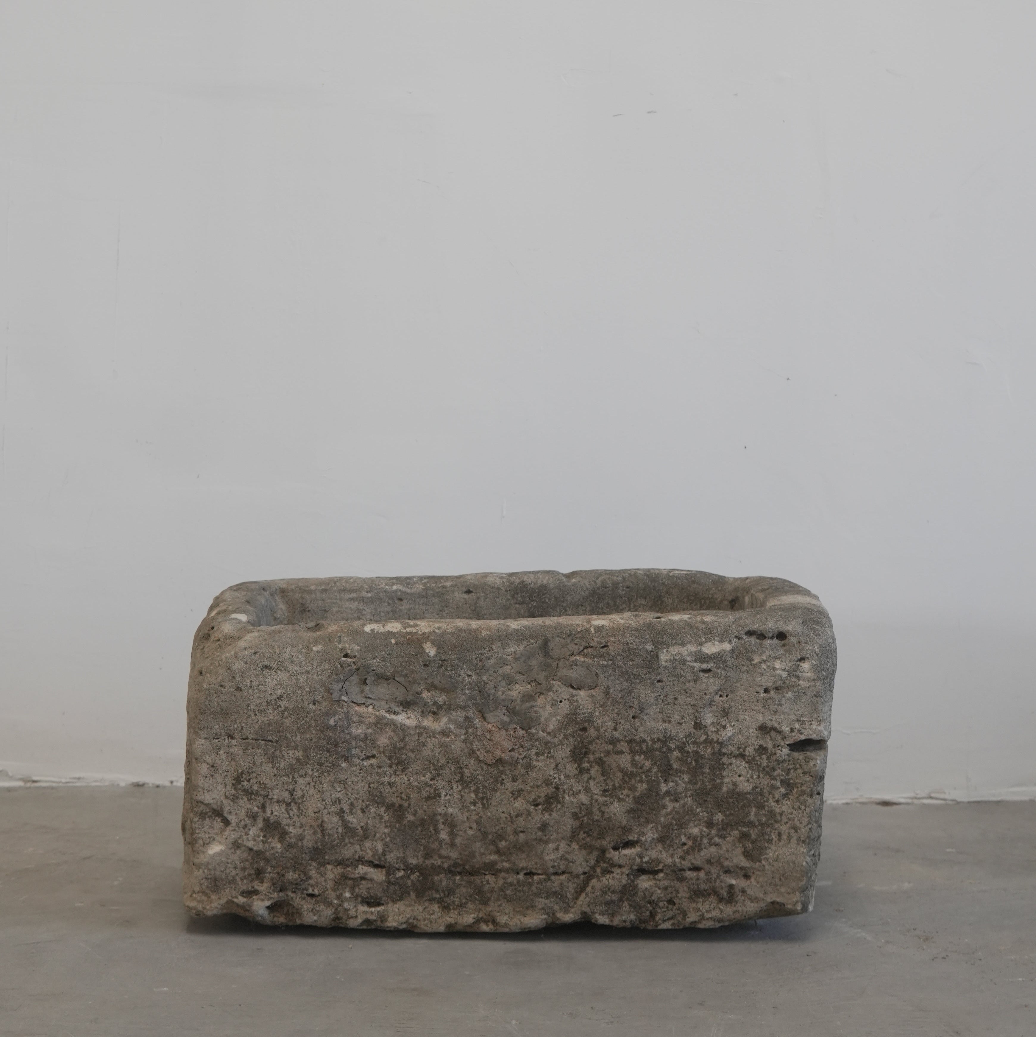 Vintage Limestone Planter (24 × 17 × 13 in)