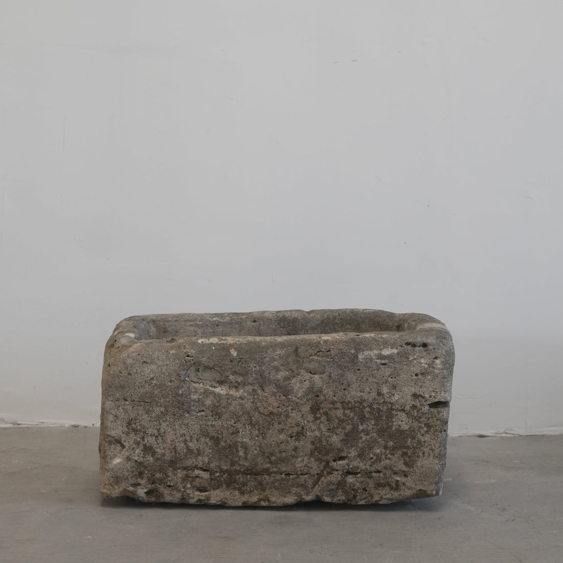 Vintage Limestone Planter (24 × 17 × 13 in)