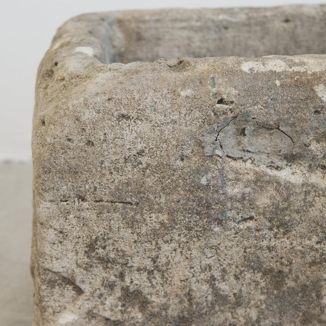 Vintage Limestone Planter (24 × 17 × 13 in)