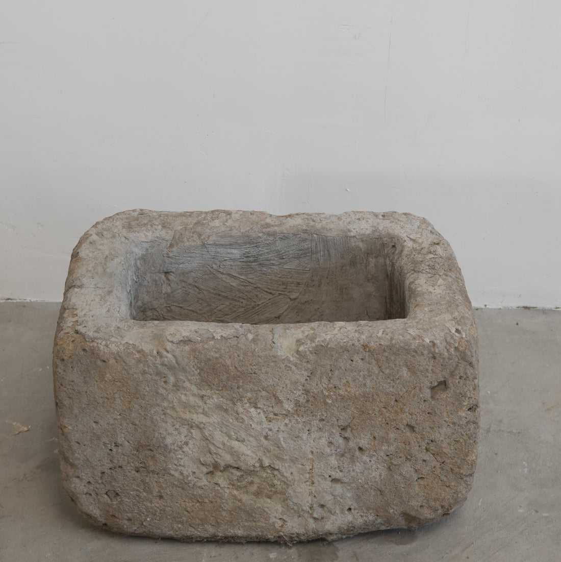 Vintage Limestone Planter (24 × 17 × 15 in)