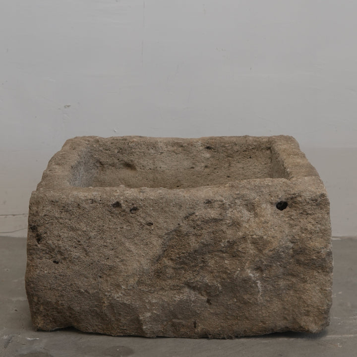 Vintage Limestone Planter (17 × 19 × 12 in)