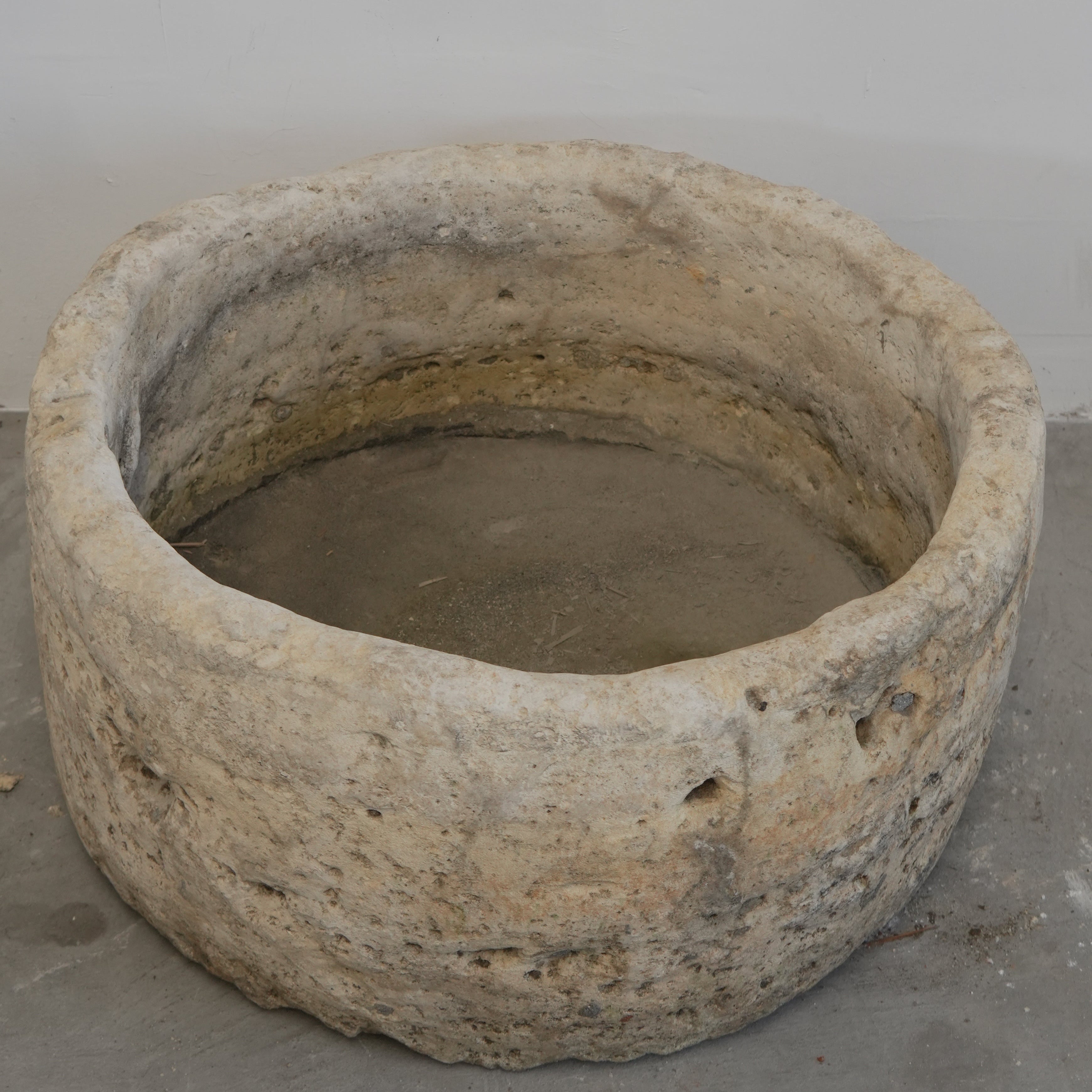 Vintage Limestone Round Trough (30 × 30 × 17 in)