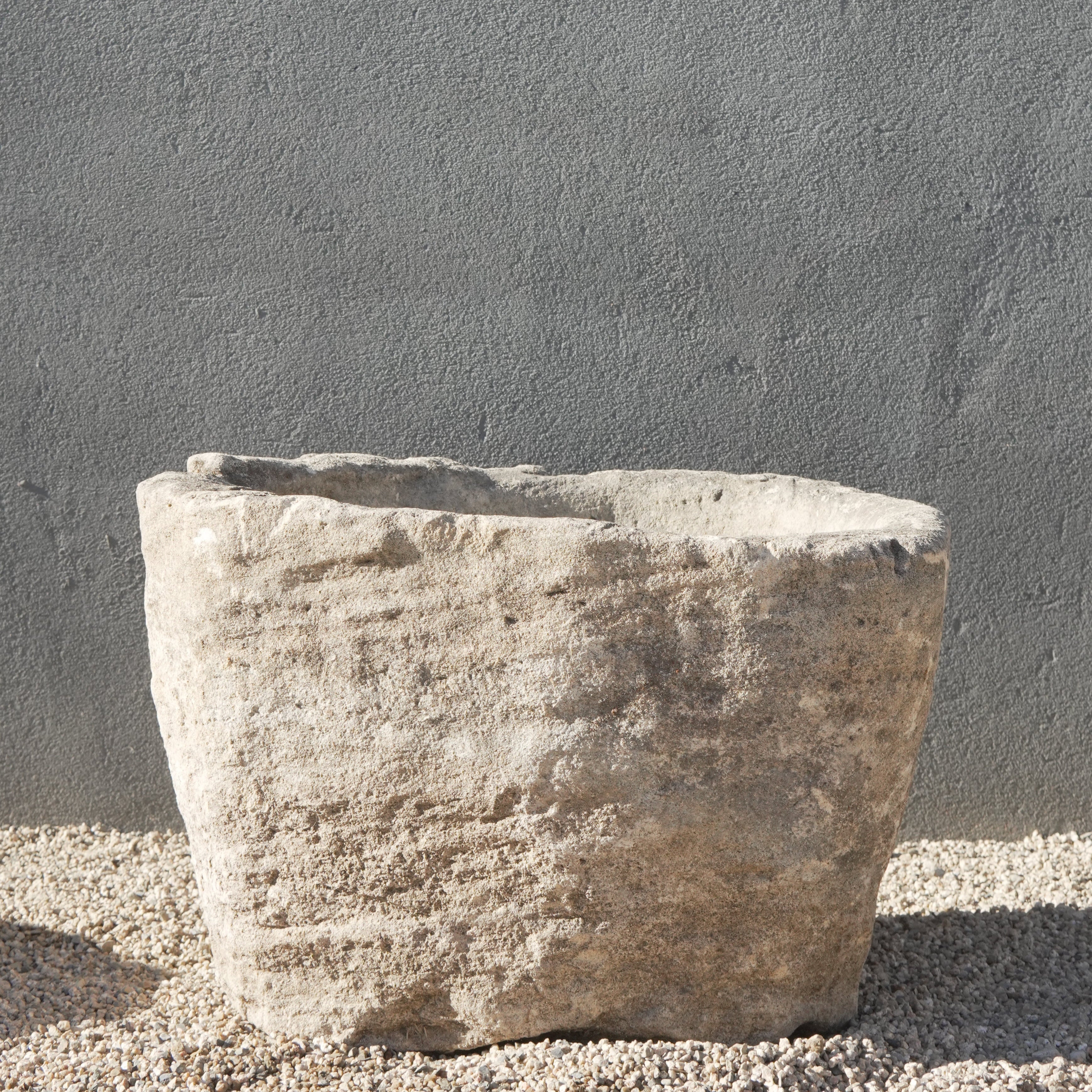 Vintage Limestone Round Trough (24 × 24 × 17 in)
