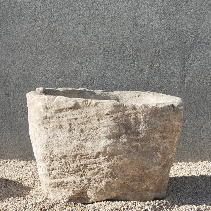 Vintage Limestone Round Trough (24 × 24 × 17 in)