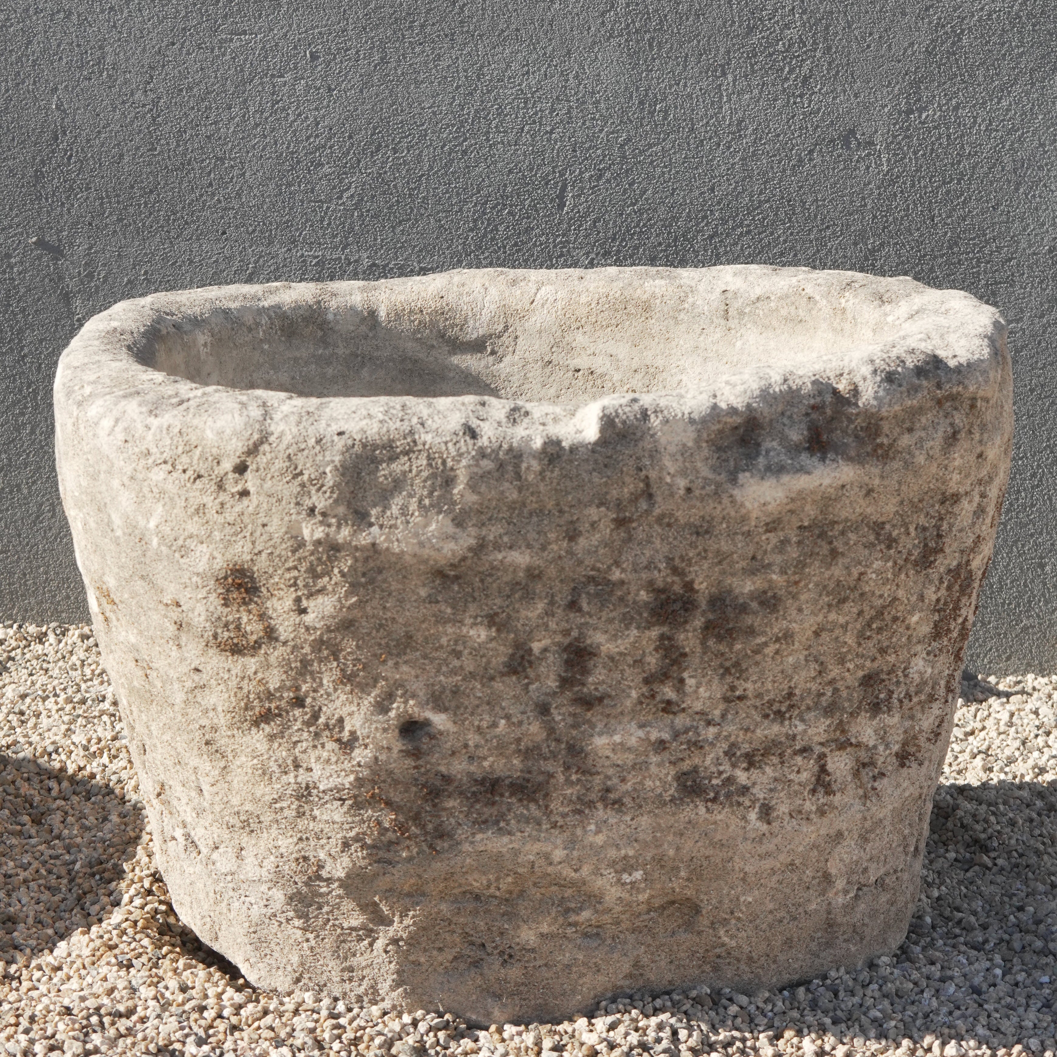Vintage Limestone Round Trough (24 × 24 × 17 in)