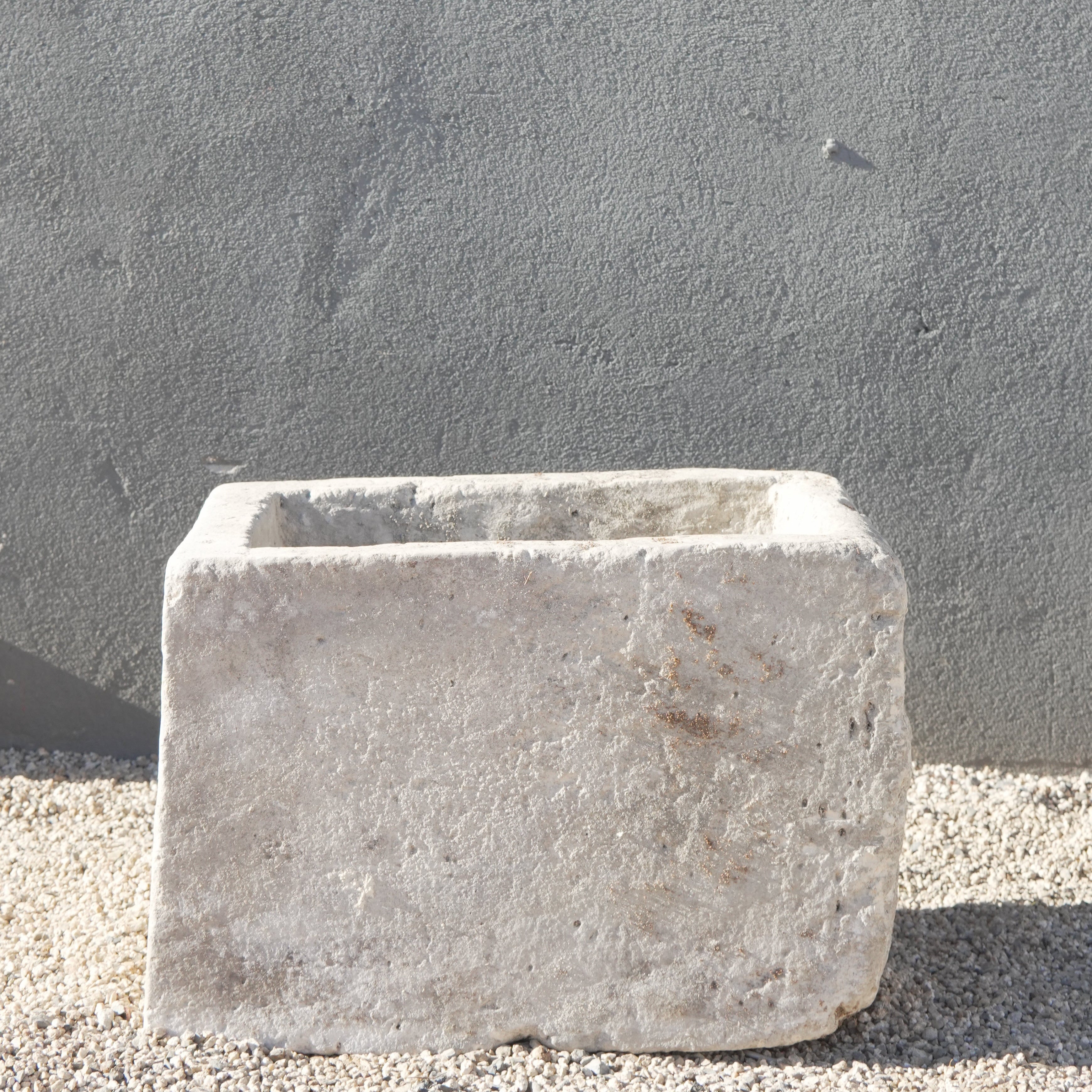 Vintage Limestone Planter (20 × 16 × 14 in)