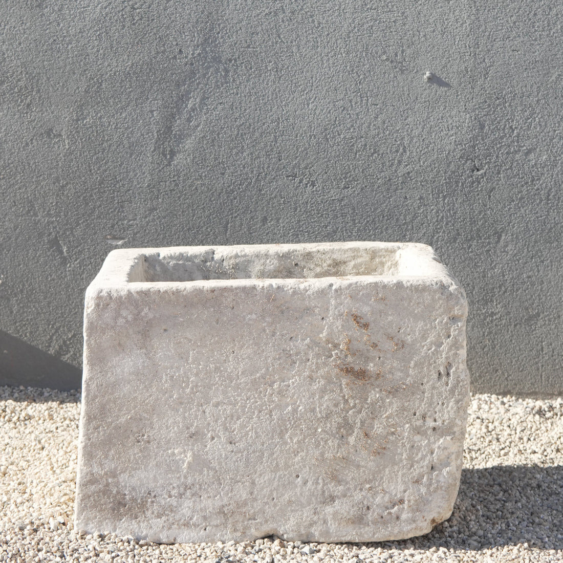 Vintage Limestone Planter (20 × 16 × 14 in)