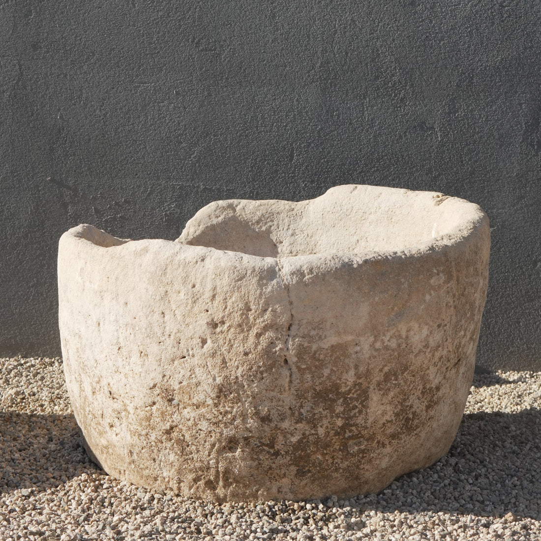 Vintage Limestone Round Trough (25 × 25 × 16 in)