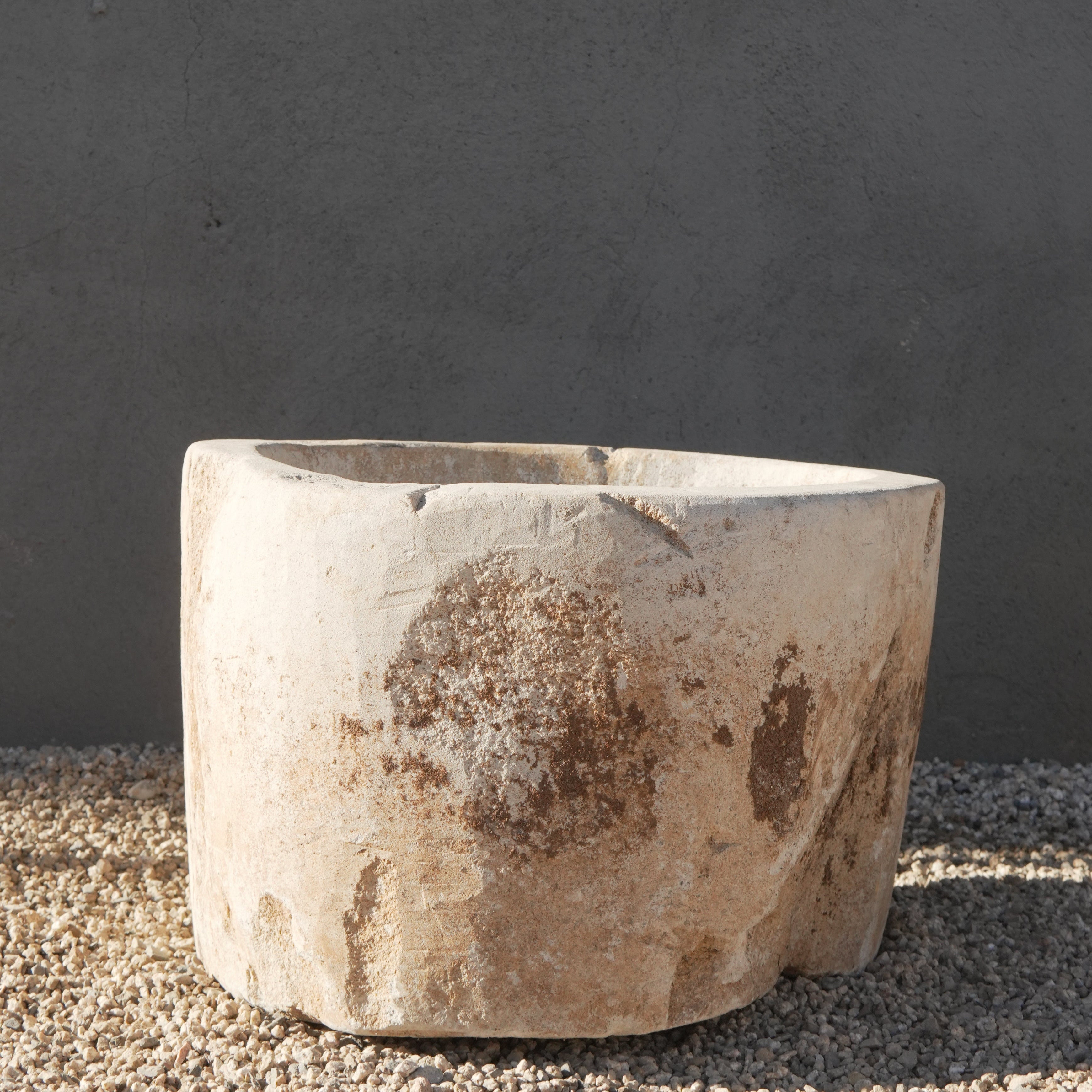 Vintage Limestone Round Trough (18 × 18 × 12 in)