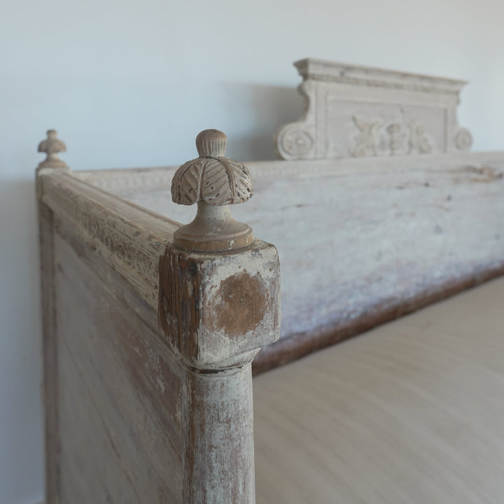 17th Century Swedish Gustavian Daybed - Trouvaille Imports