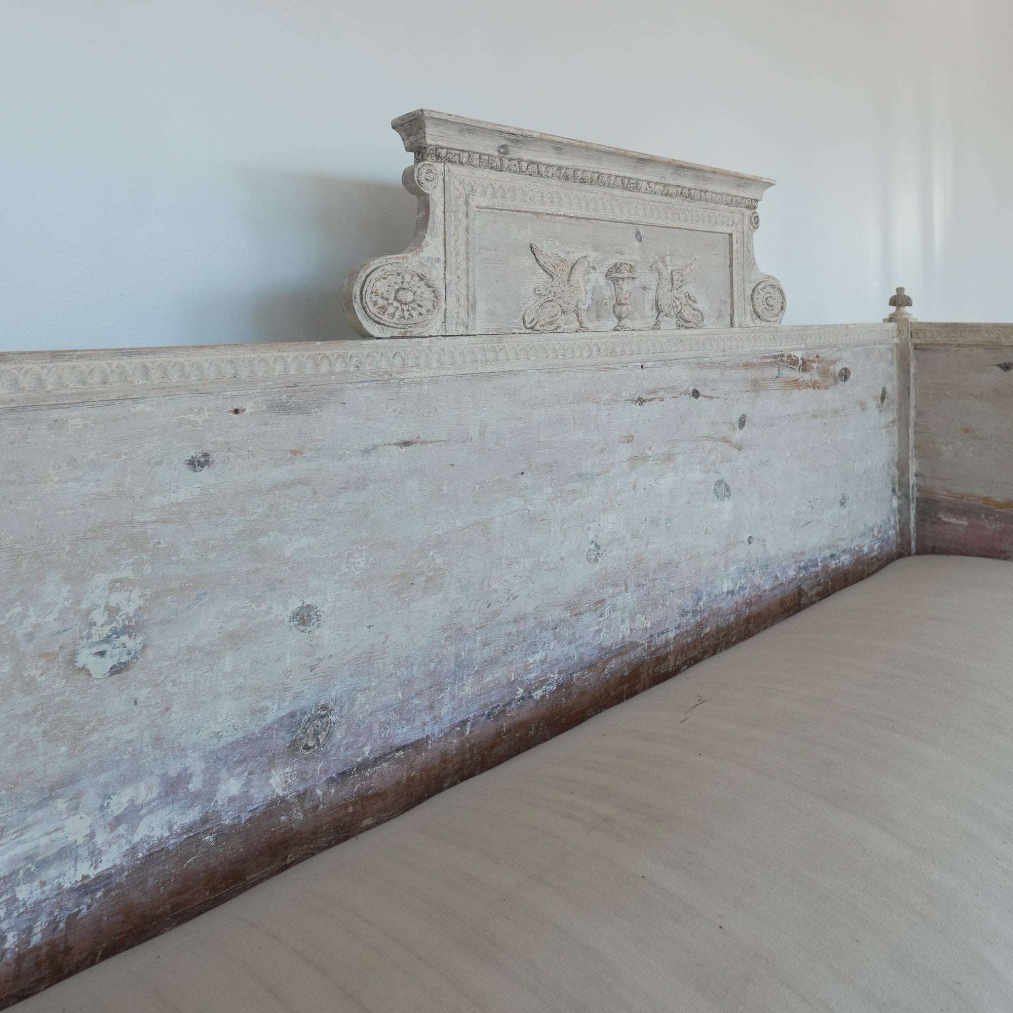17th Century Swedish Gustavian Daybed - Trouvaille Imports