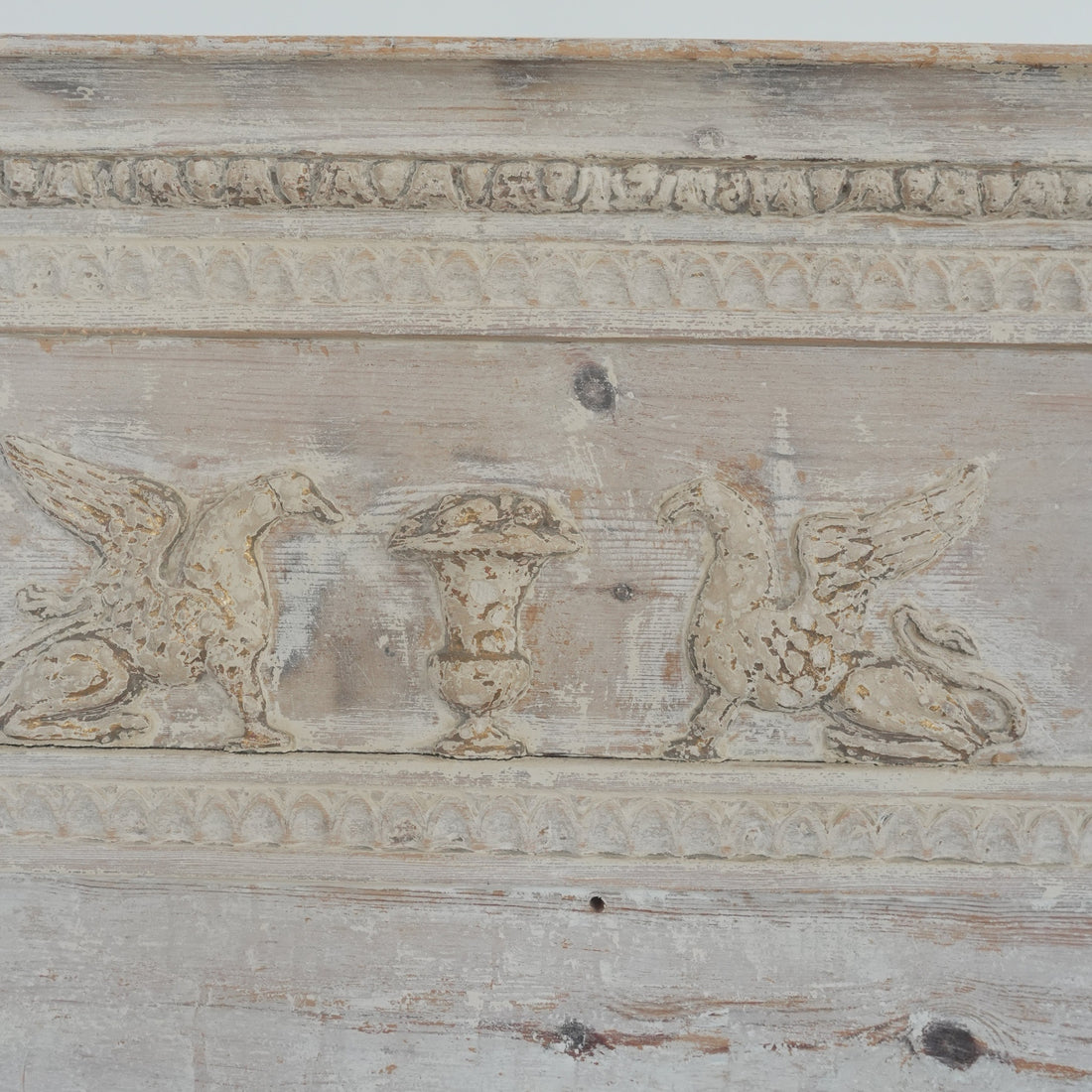 17th Century Swedish Gustavian Daybed - Trouvaille Imports