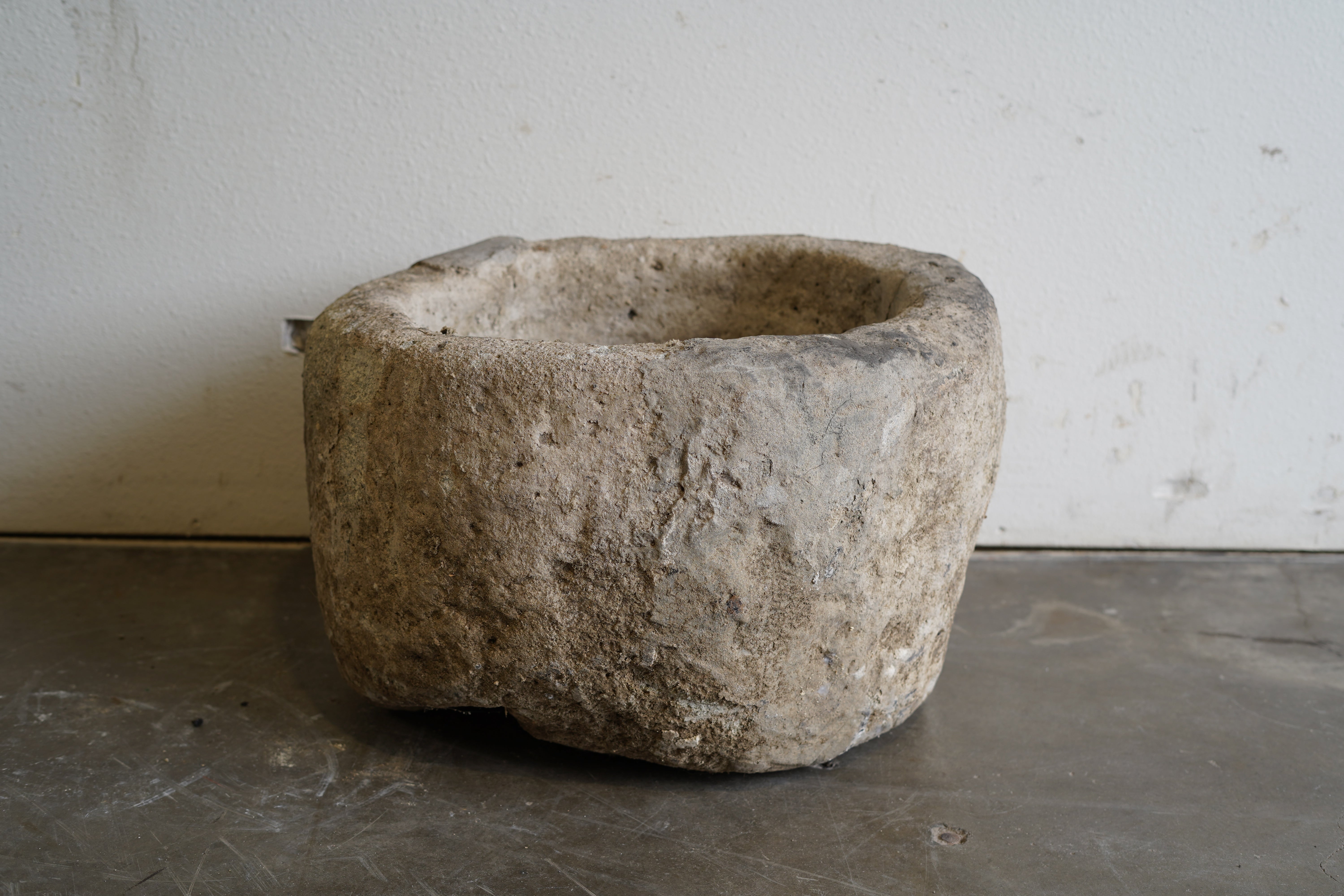 Vintage Limestone 22W x 14H