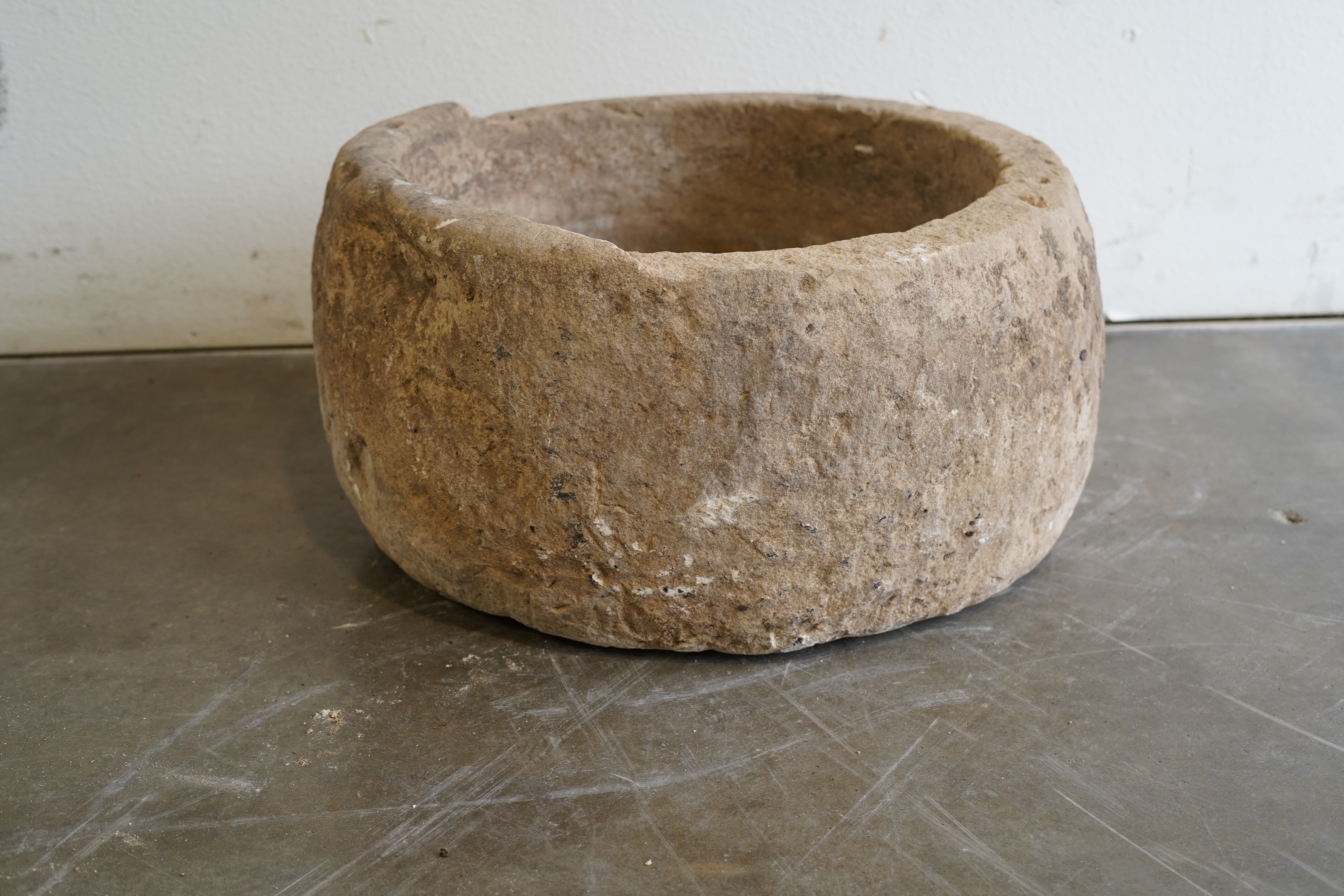 Vintage Limestone Round Planter